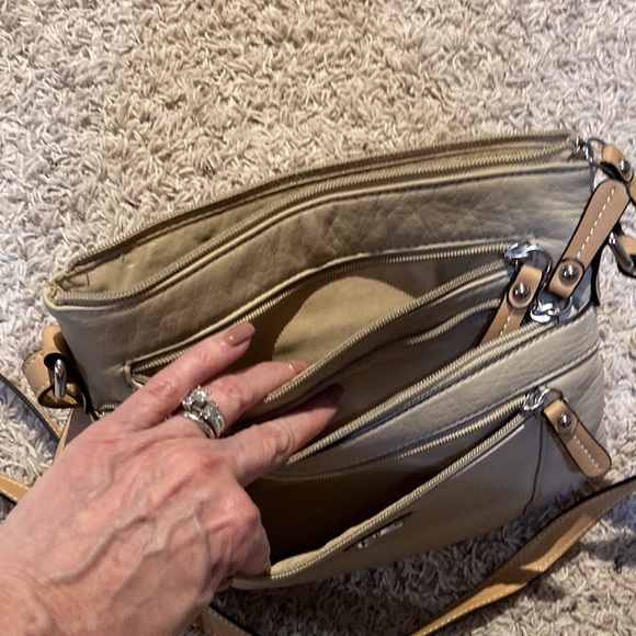 Giana Bernini bag. - Picture 7 of 9